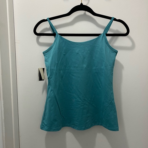 Women's Teal tank with built in bra - Picture 1 of 3